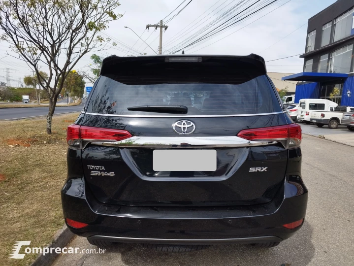 HILUX 2.8 SW4 4X4 8V