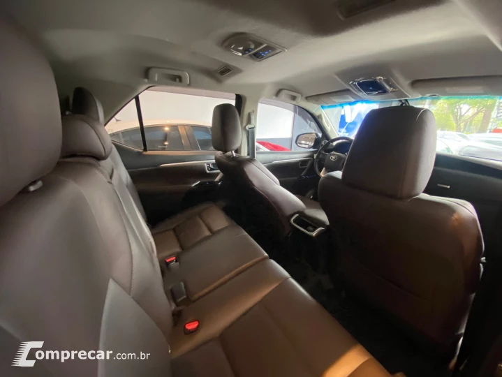 HILUX SW4 2.8 D-4d Turbo SRX Platinum 7L 4X4