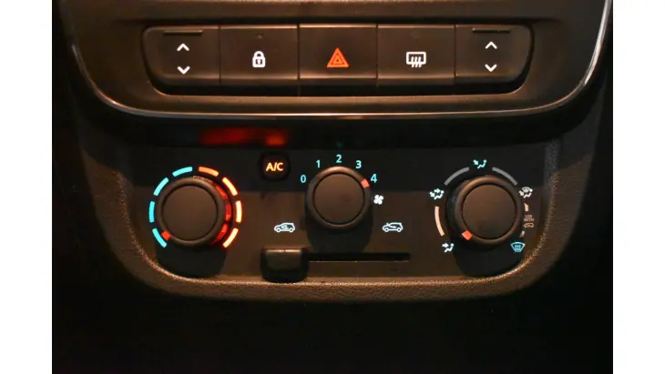 KWID - 1.0 12V SCE ZEN MANUAL