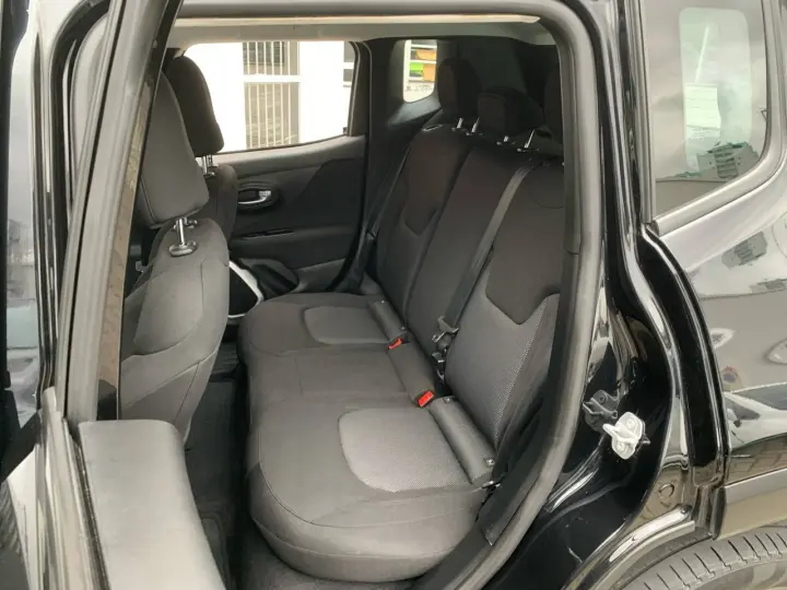 Renegade Sport 1.8 4x2 Flex 16V Aut.