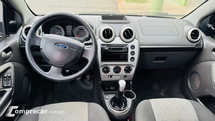 FIESTA 1.6 MPI Class Hatch 8V