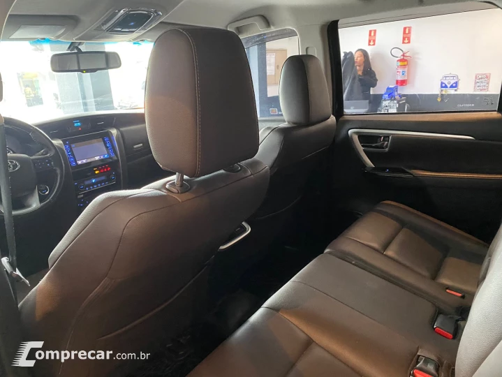 HILUX SW4 2.8 D-4d Turbo SRX Platinum 7L 4X4