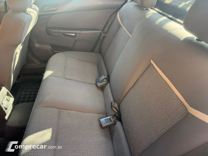 VECTRA 2.0 MPFI Expression 8V 140cv