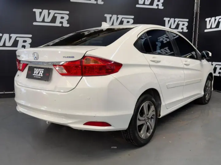 CITY 1.5 LX Sedan 16V