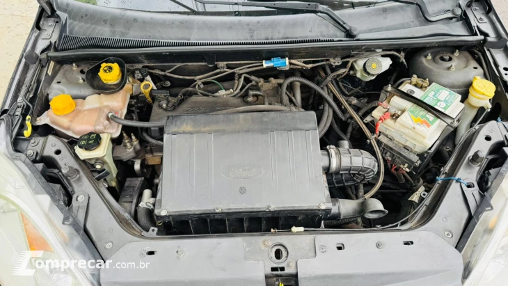 FIESTA 1.6 MPI Class Hatch 8V