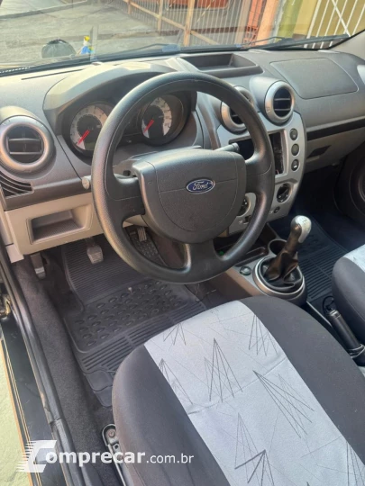 FIESTA 1.6 MPI Class Hatch 8V