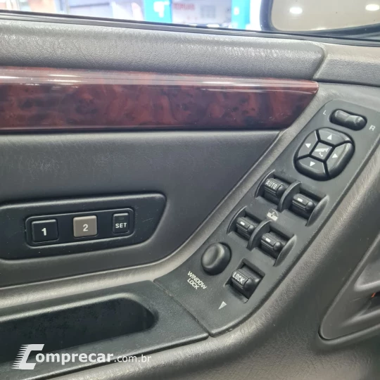 GRAND CHEROKEE 4.7 Limited Quadra Drive 4X4 V8 16V