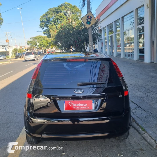 FIESTA 1.6 MPI Class Hatch 8V