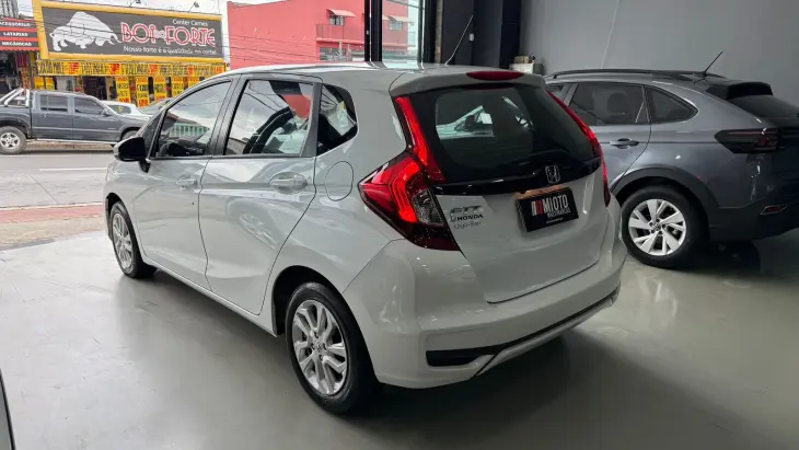 FIT LX 1.5 AUTOMÁTICO