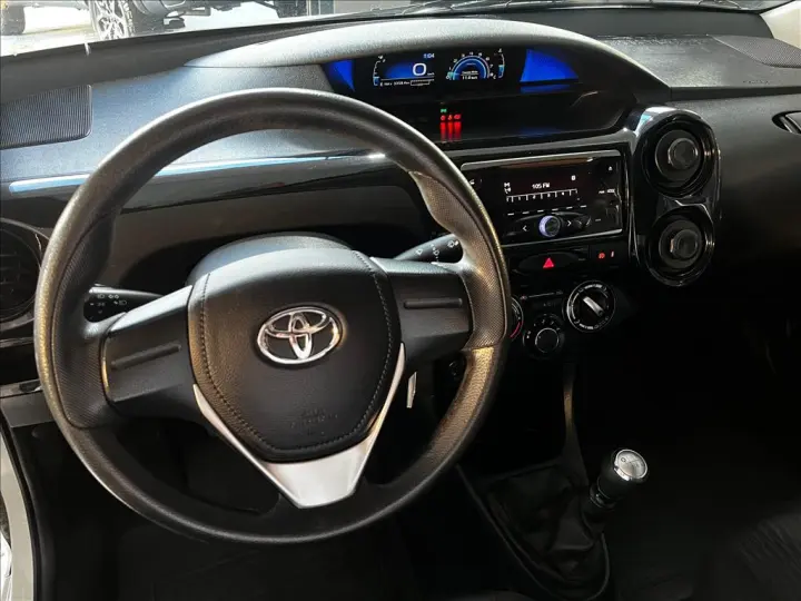 ETIOS 1.5 X SEDAN 16V FLEX 4P MANUAL