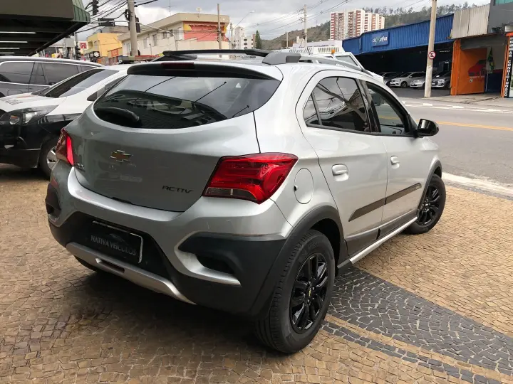 Onix 1.4 Mpfi Activ 8V Flex 4P Automático