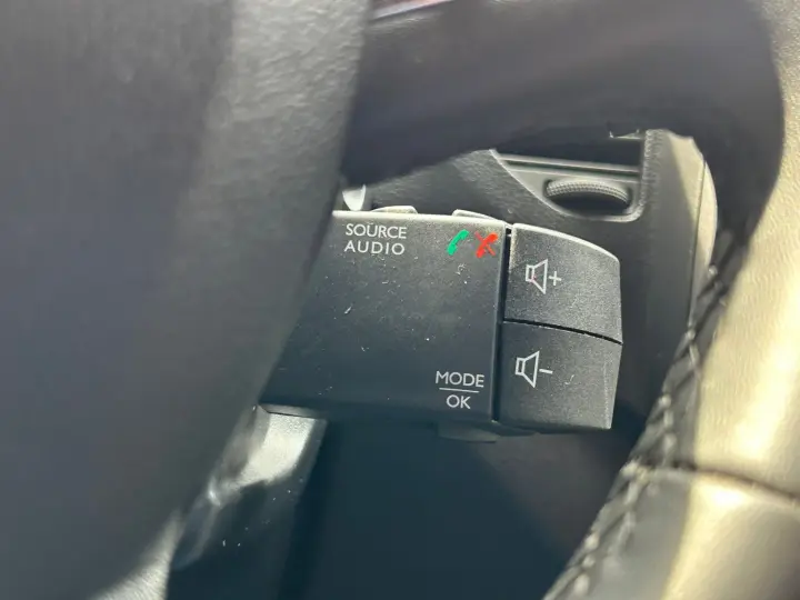 CAPTUR Intense Bose 1.6 16V Flex 5p Aut.