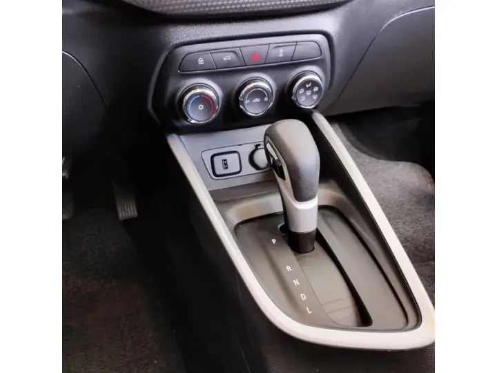 ONIX 1.0 TURBO FLEX PLUS LTZ AUTOMÁTICO