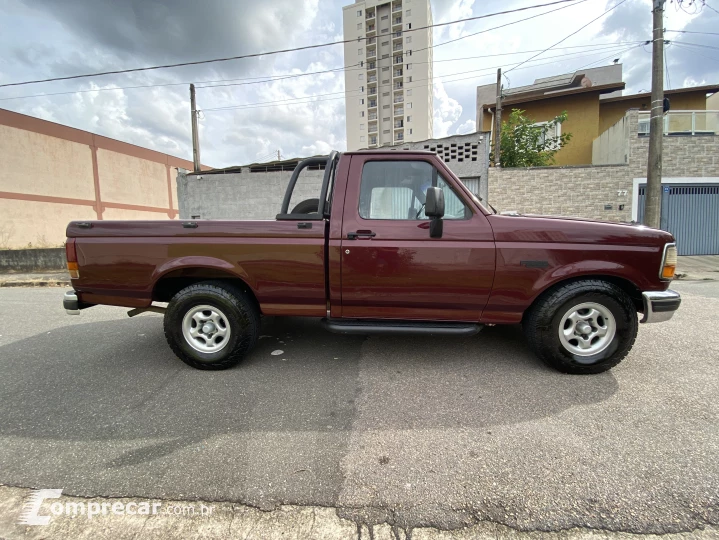 F-1000 2.5 XLT 4X2 CS 8V Turbo