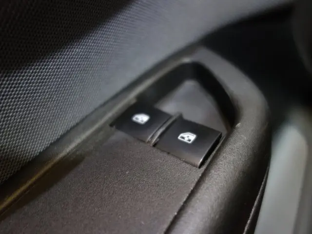 ONIX - 1.0 MPFI LT 8V 4P MANUAL