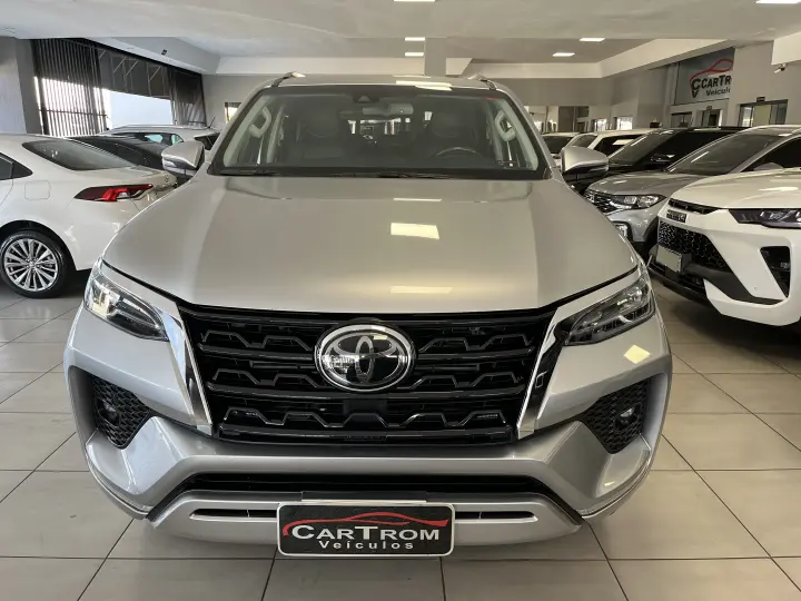 HILUX SW4 2.8 D-4d Turbo SRX 7L 4X4