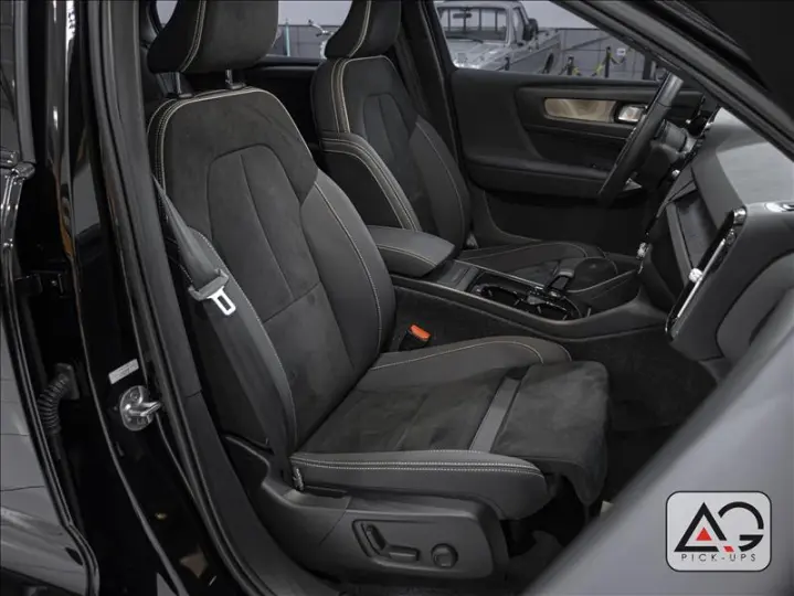 C40 P8 Recharge Pure Electric AWD