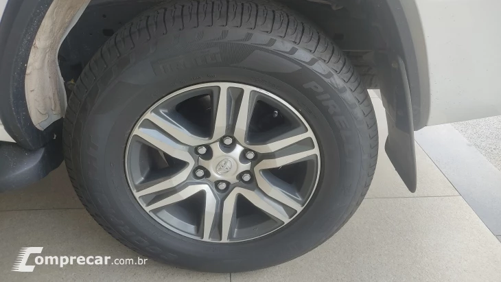 HILUX SW4 2.7 SRV 7 Lugares 4X2 16V