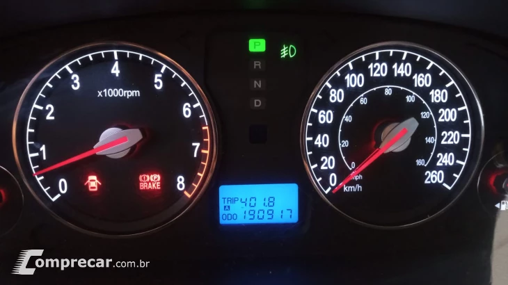 AZERA 3.3 MPFI GLS Sedan V6 24V