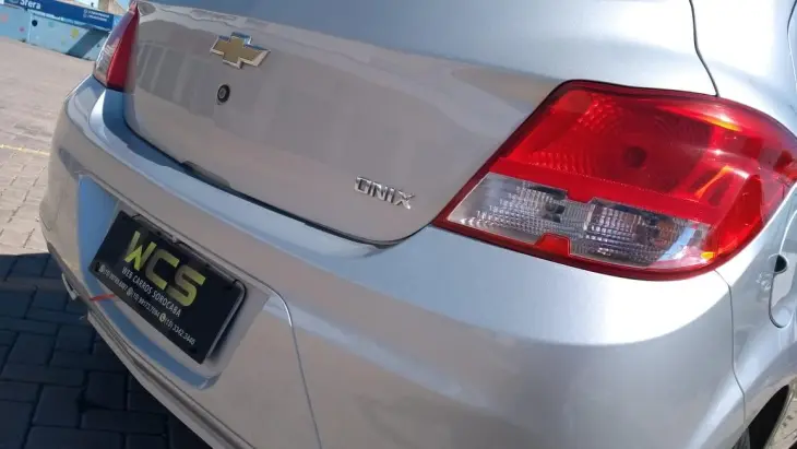 Onix Hatch LS 1.0 8V FlexPower 5P 2015