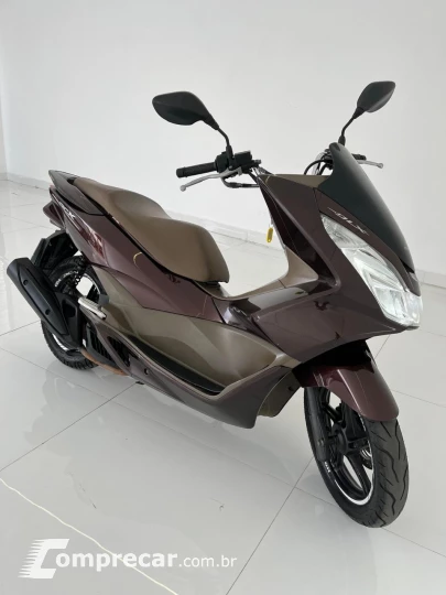 PCX 150 DLX