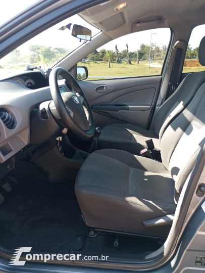 ETIOS 1.5 XS Sedan 16V