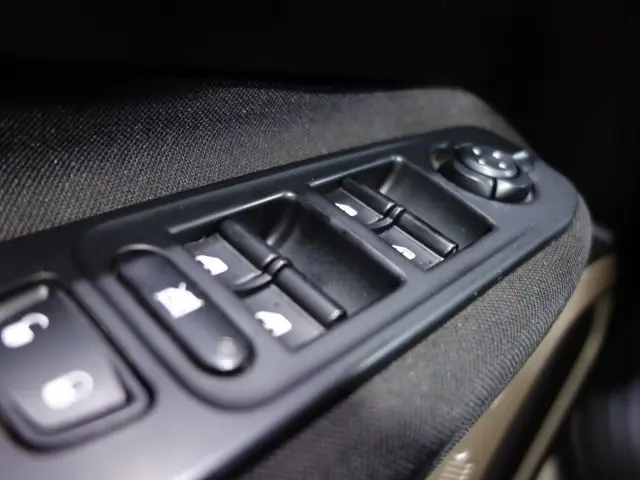 RENEGADE - 1.8 16V SPORT 4P AUTOMÁTICO