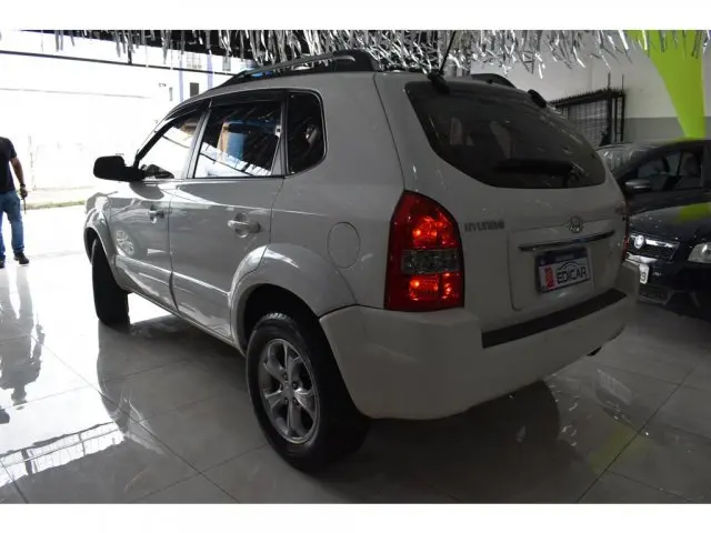 TUCSON - 2.0 MPFI GLS 16V 143CV 2WD 4P AUTOMÁTICO