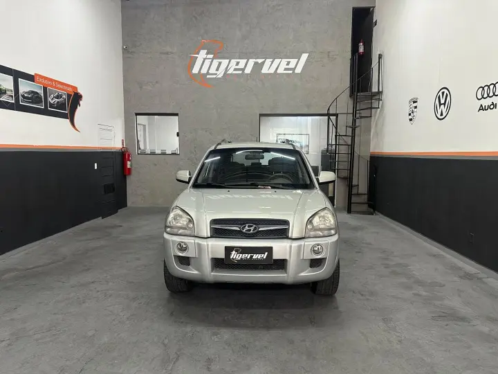 Tucson 2.0 Mpfi Gls 16V 143Cv 2Wd Gasolina 4P Automático