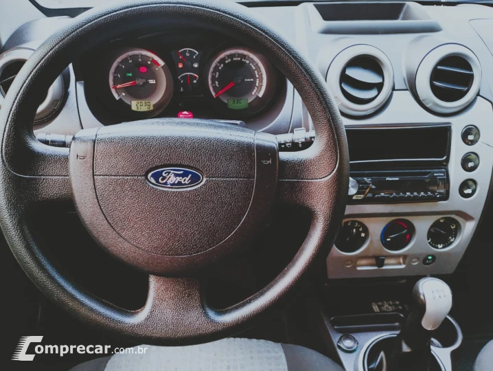 FIESTA 1.6 MPI Class Sedan 8V