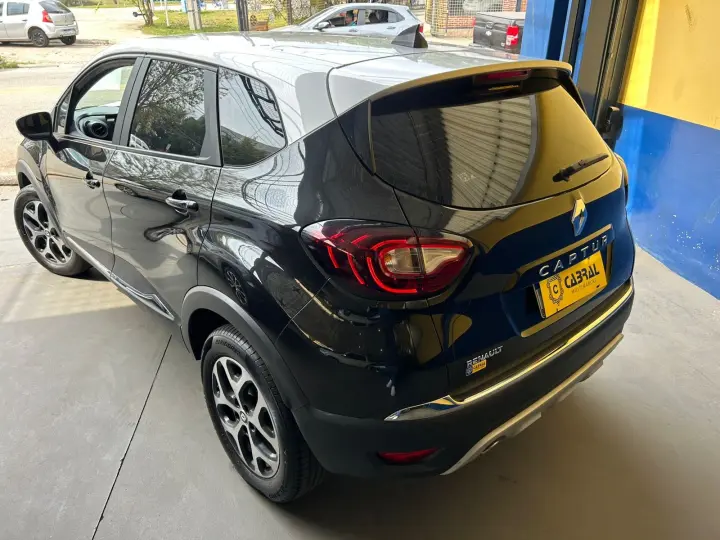 CAPTUR Intense Bose 1.6 16V Flex 5p Aut.