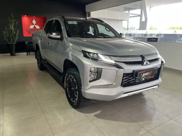 L200 TRITON 2.4 16V Turbo Sport HPE CD 4X4