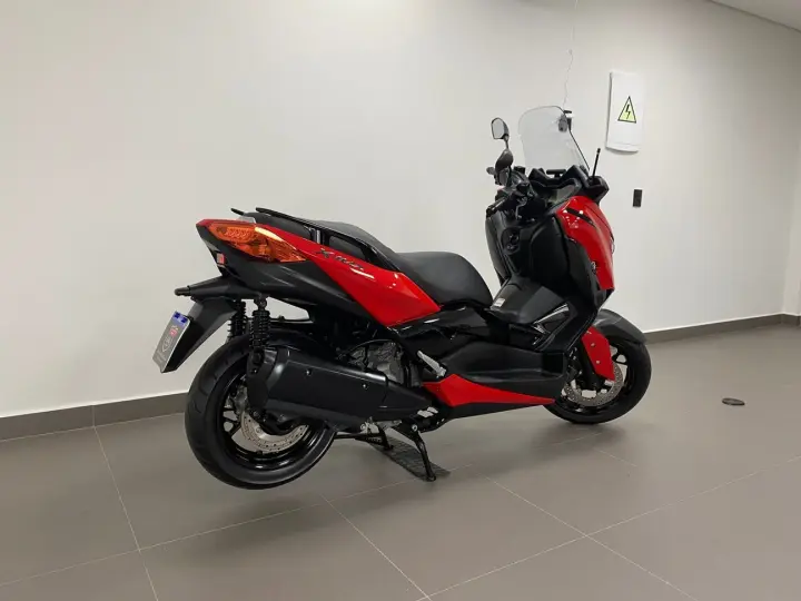 YAMAHA XMAX ABS