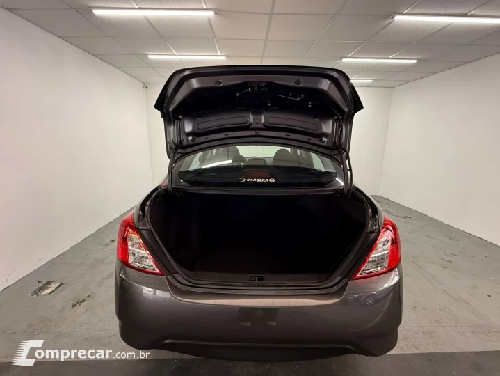 VERSA 1.0 12V FlexStart 4p Mec.