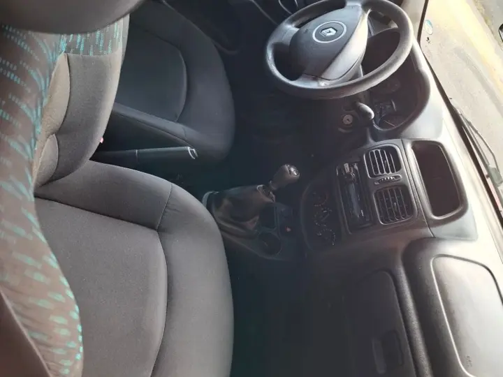 Clio 1.0 Authentique 16V Flex 2P Manual