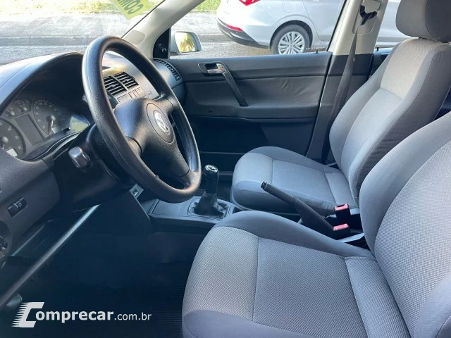 POLO SEDAN - 1.6 MI 8V 4P MANUAL