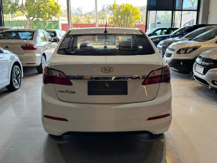 HB20S 1.0 COMFORT PLUS 12V FLEX 4P MANUAL