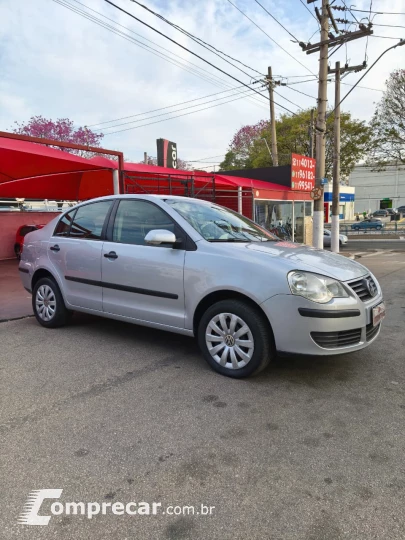 Polo Sedan 1.6 4P