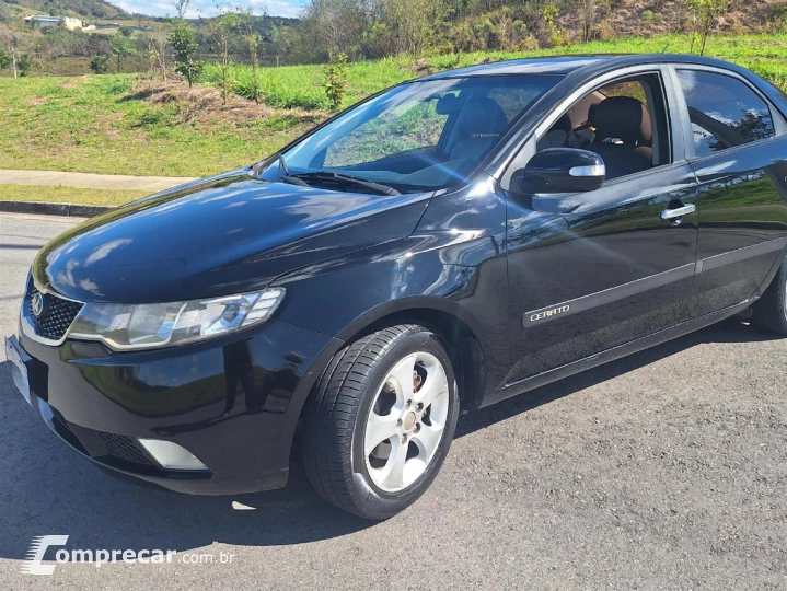 CERATO 1.6 E.213 Sedan 16V