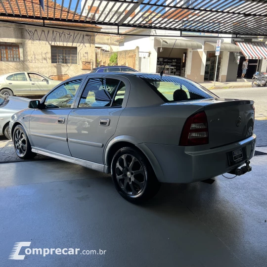 Astra Sed. Advant. 2.0 8V MPFI FlexP. 4p