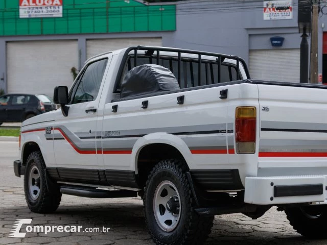 D20 - 4.0 CUSTOM DE LUXE CS 8V TURBO 2P MANUAL