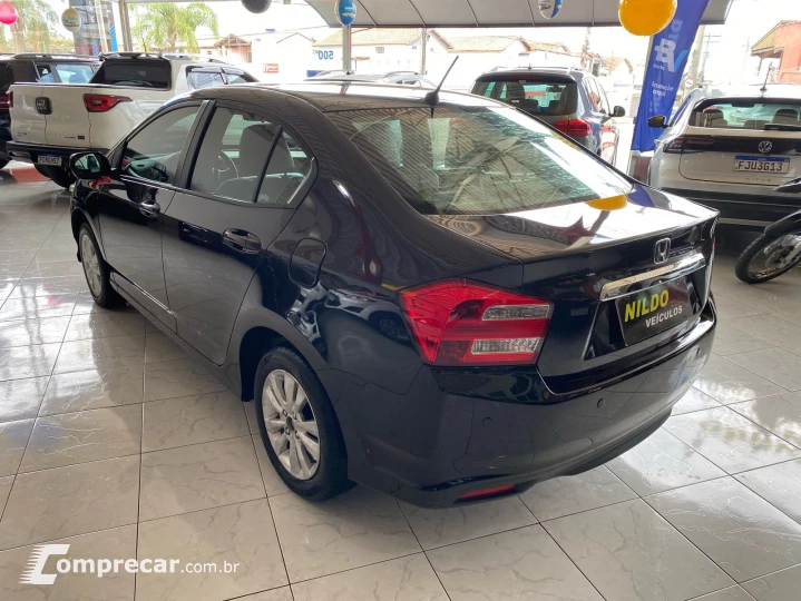 CITY 1.5 LX Sedan 16V