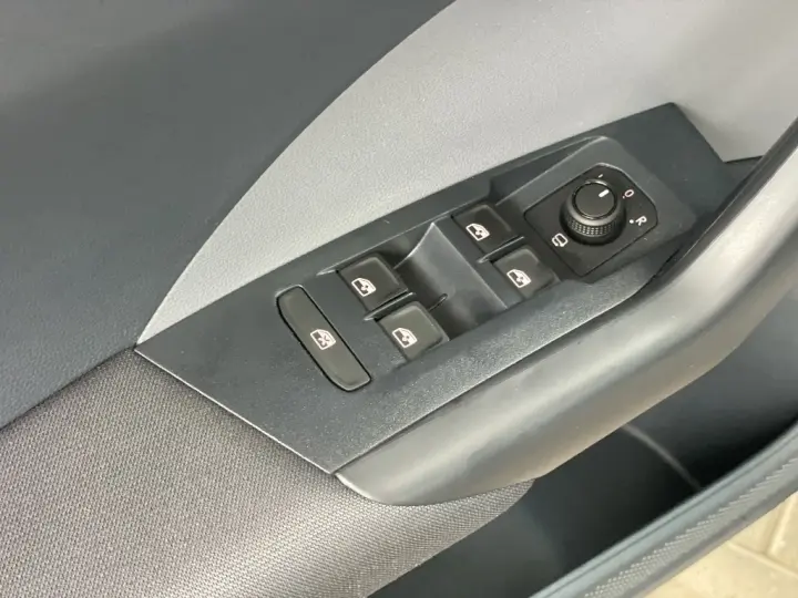 T-CROSS 1.0 200 TSI TOTAL FLEX COMFORTLINE AUTOMÁTICO