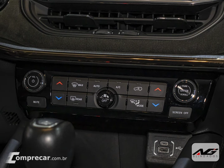 COMMANDER 1.3 T270 Turbo Limited