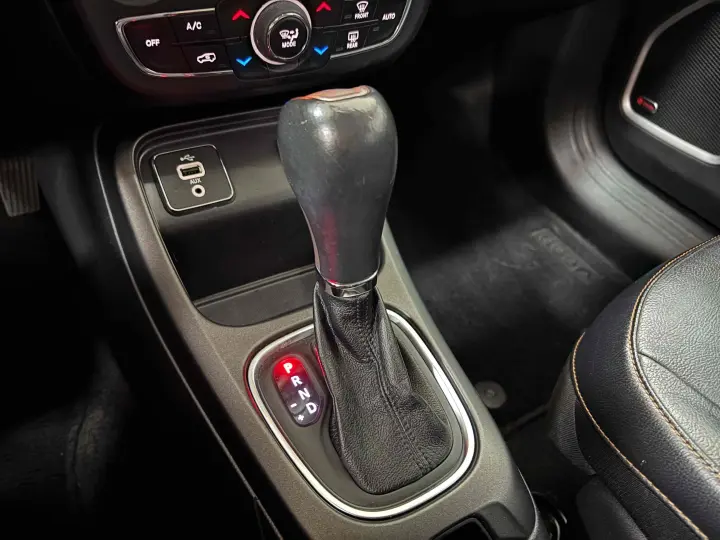 COMPASS 2.0 16V FLEX LONGITUDE AUTOMÁTICO