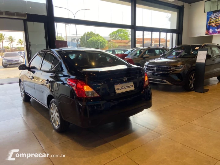 Versa Sedan 1.6 16V 4P FLEX S