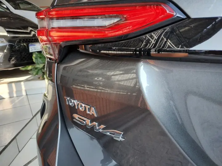 HILUX SW4 2.8 D-4D TURBO DIESEL DIAMOND 7L 4X4 AUTOMÁTICO