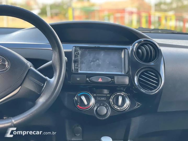 ETIOS 1.5 X Sedan 16V