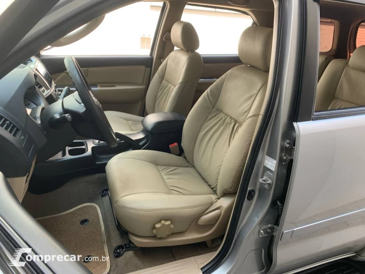 Hilux SW4 SR 4x2 2.7 Flex 16V Aut.