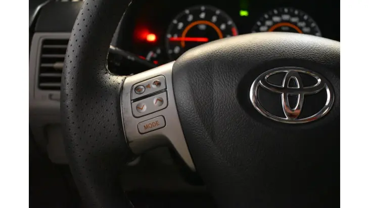 COROLLA - 1.8 GLI 16V 4P AUTOMÁTICO